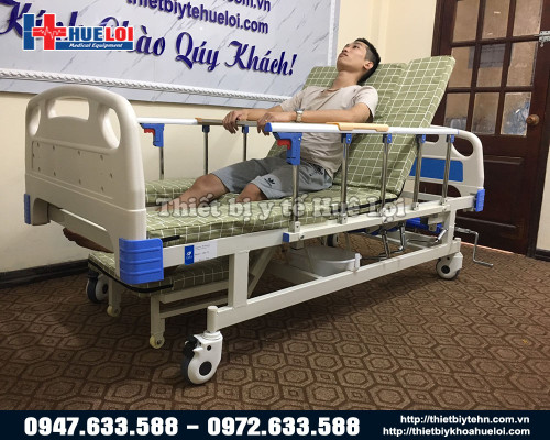 Giường bệnh nhân đầu nhựa đa năng 4 tay quay hạ chân góc nhỏ