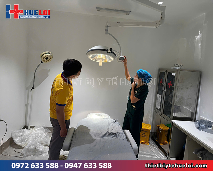 đèn phẫu thuật cho thẩm mỹ viện