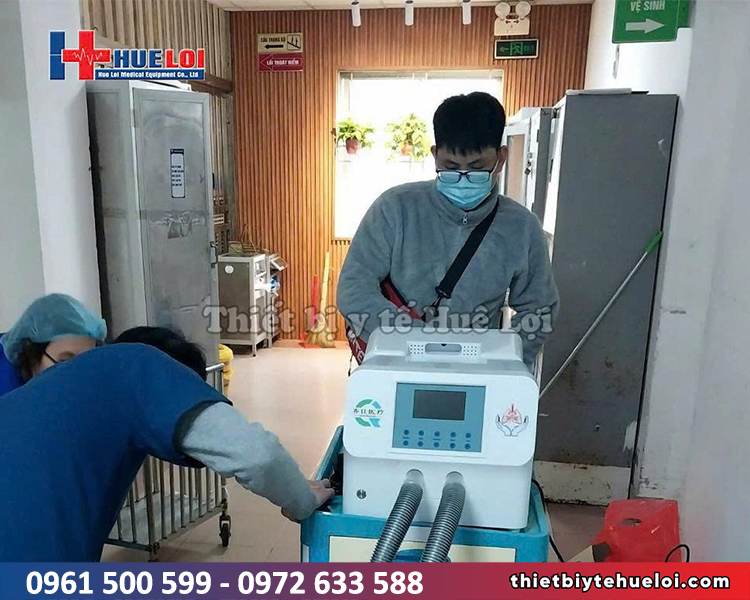 huê lợi bàn giao máy vỗ rung long đờm cho phòng khám