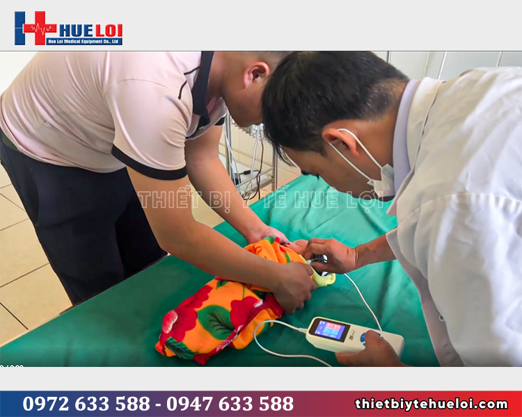 thiết bị sàng lọc thính lực trẻ sơ sinh