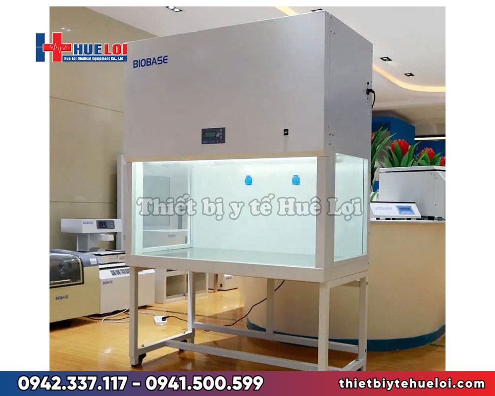 tủ vi sinh 2 người thao tác