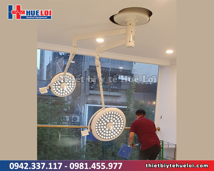bàn giao đèn mổ cho phòng khám